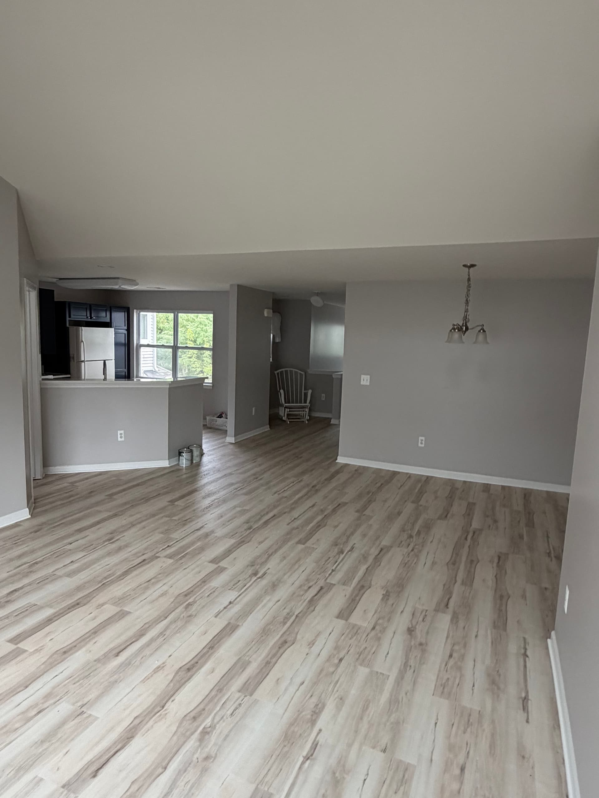 Gallery photos for New Floors, Fresh Kitchen and a Head-to-Toe Home Refresh: Image #7
