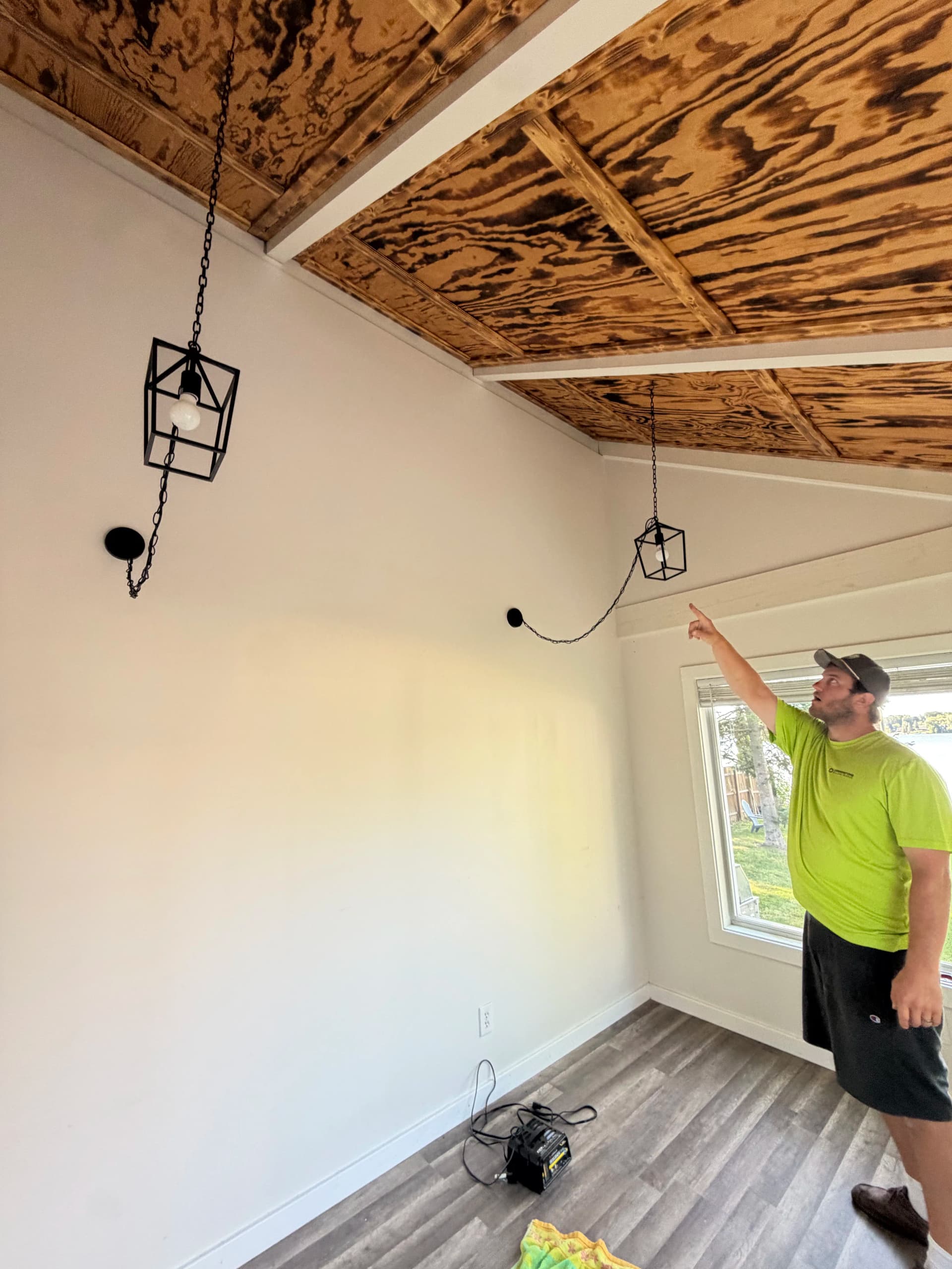 Gallery photos for Lake House Interior Overhaul with New Flooring and Fresh Paint: Image #4